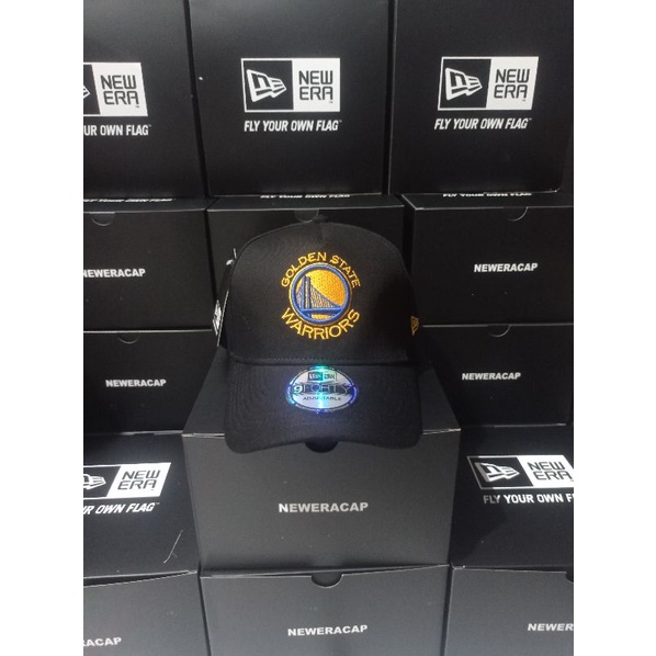Golden State Warriors / Bahan hitam / 9Forty A Frame / Topi Premium