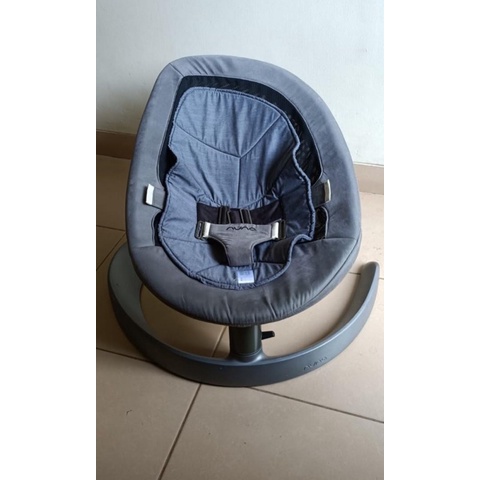 Nuna Leaf curv luxx Preloved