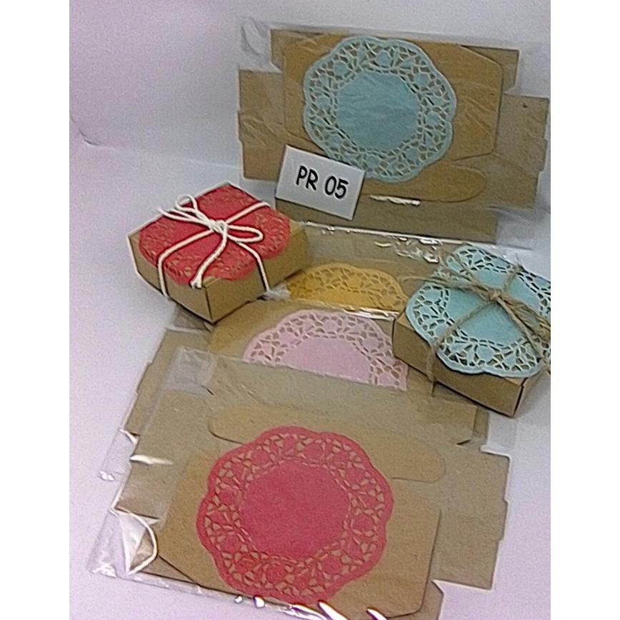 

Promo PAKET COMBO GIFT BOX BROWNKRAFT & SOFTBOARD, 8 X 8 X 3 Cm,CD :PR 05 Terlaris