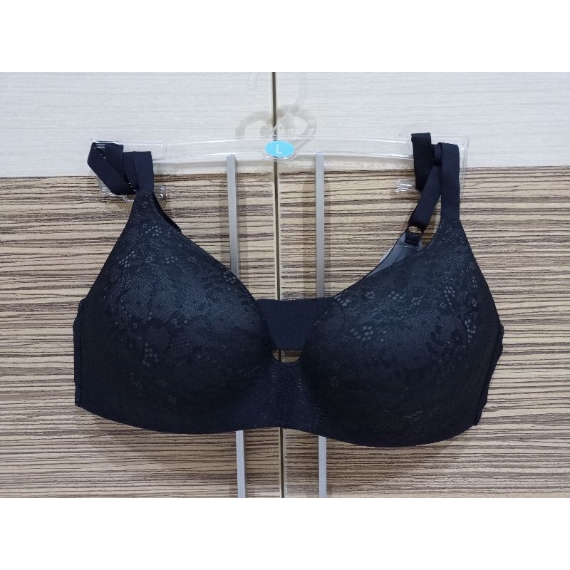 bra uniqlo wireless tanpa kawat ORIGINAL 34/36 ABC black hitam
