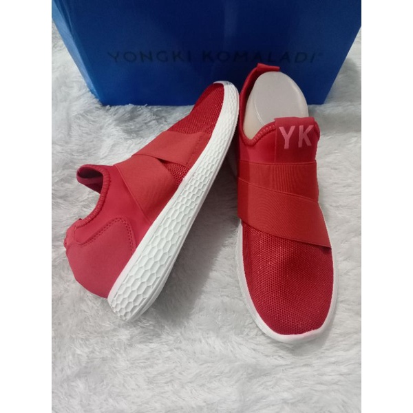 Yongki Komaladi 41 Original sepatu wanita sneakers Merah casual tanpa tali import sport