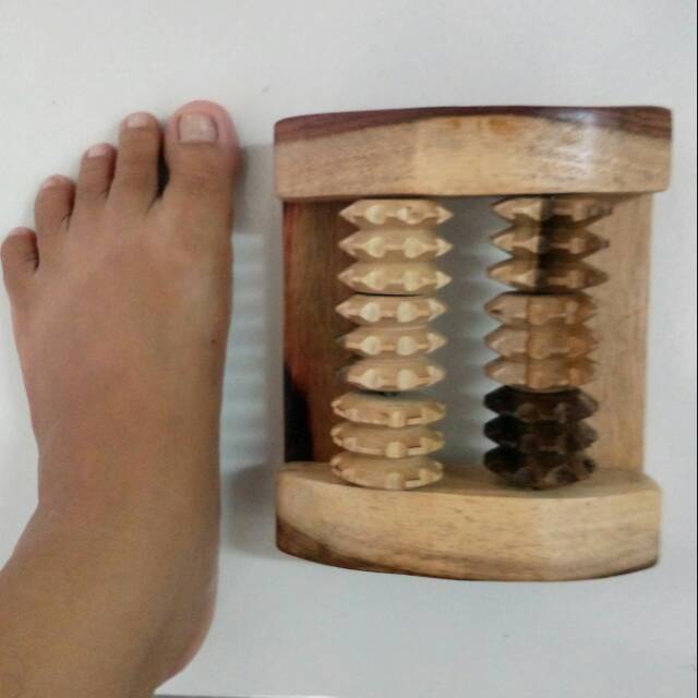 Alat Pijat Kaki Tradisional