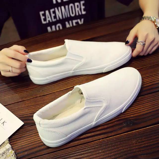 NJ11 Sepatu Slipon Wanita Korea