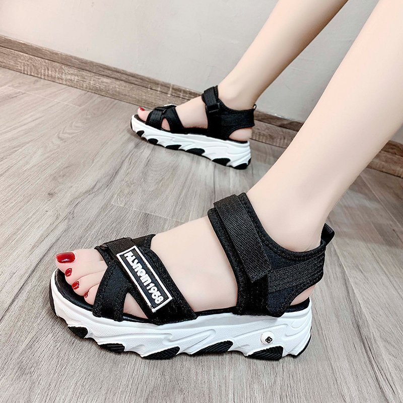 Favorite &quot;FREE BOX&quot; Sandal Gunung Wanita Trendy Sandal Wedges Velcro Kasual Fashion Anti Slip Import Premium Quality 9021