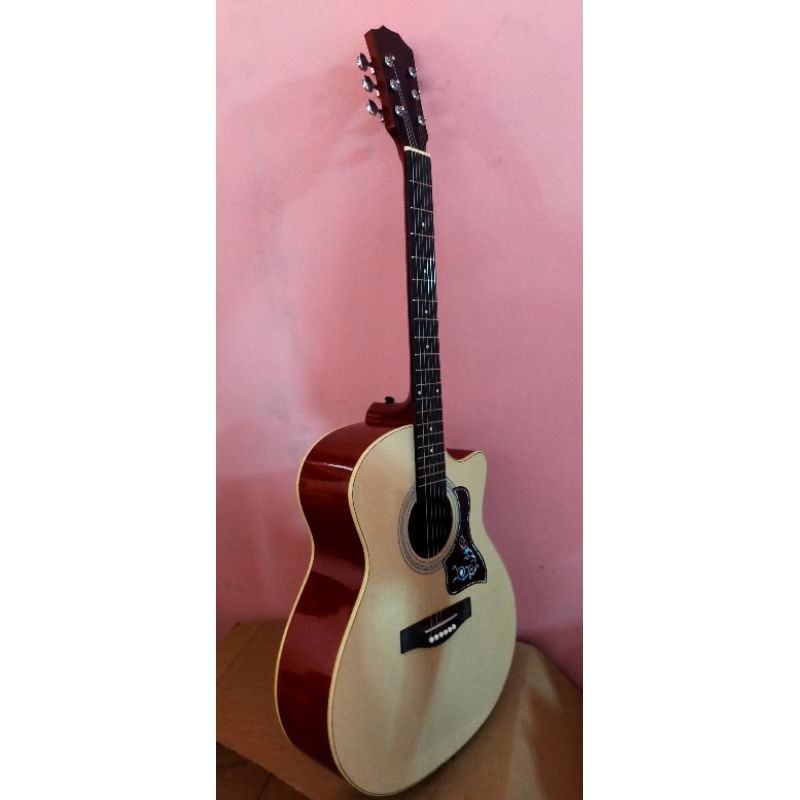 Gitar Akustik jumbo murah gagang utuh rangka silang