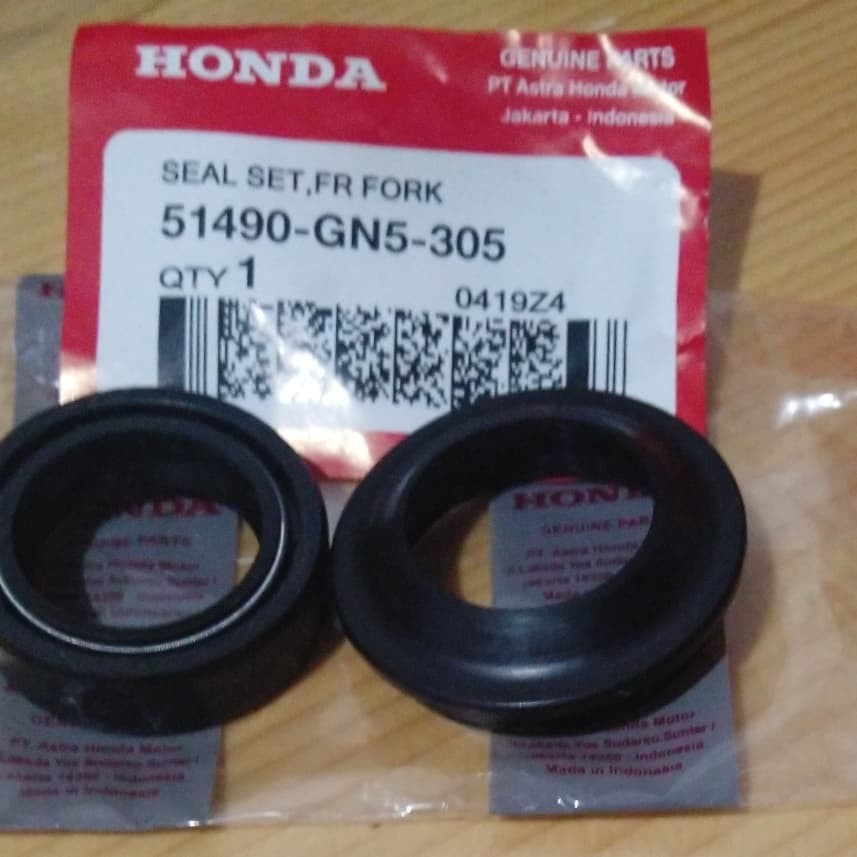 Seal Sil Shock Depan Beat seal shock Depan Supra seal shock Depan Vario seal shock Depan Grand seal shock Depan Revo seal shock Depan Kharisma Sheal sil Shock GN5