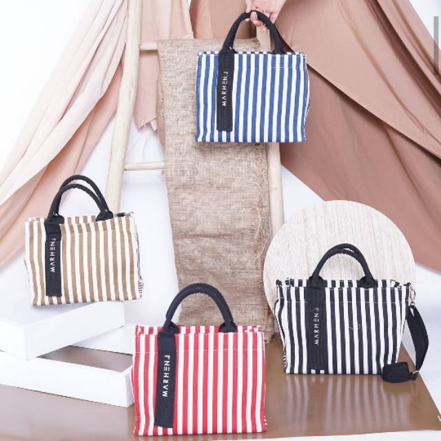 Tas kanvas marhen J fashion salur hitam