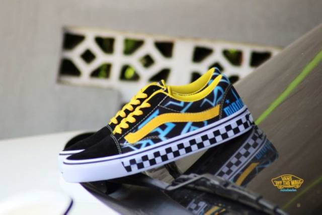 Sepatu Vans Mindseker