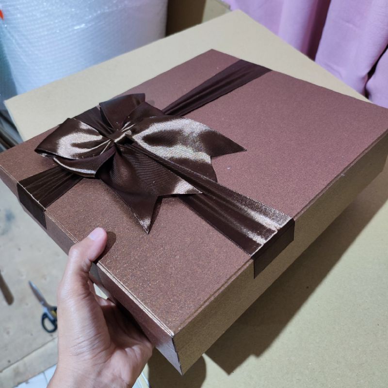 GIFTBOX CANTIK WARNA COKLAT GOLD PITA DARK BROWN HARDBOX KOTAK KADO HADIAH ISTIMEWA