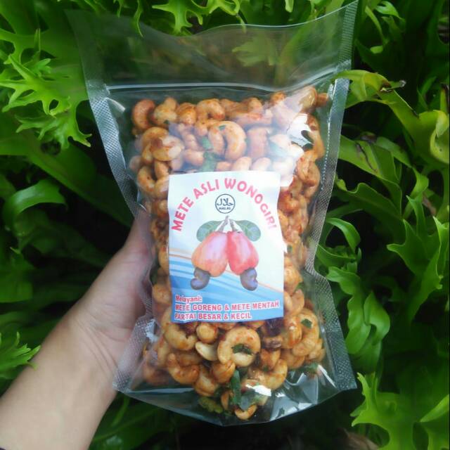 

Kacang mede/mete pedas manis asli wonogiri 1 kg