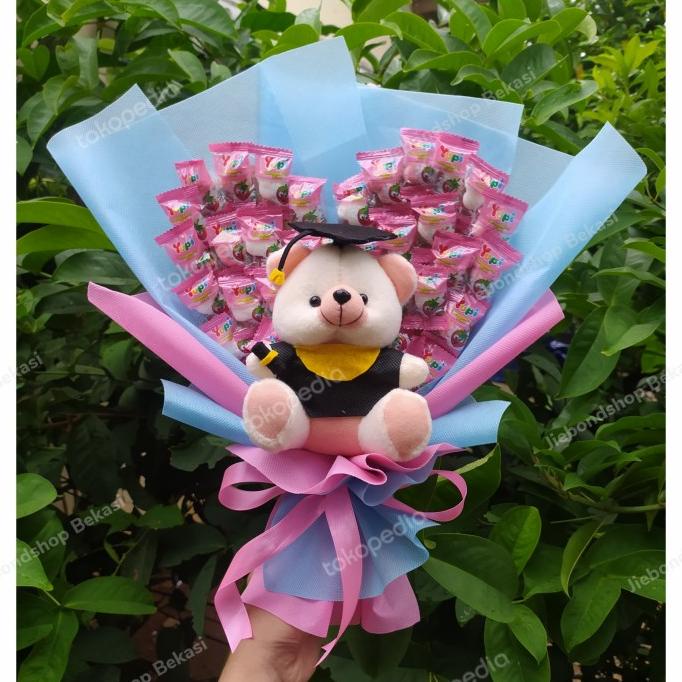 

Best Product!!! Buket Yupi Boneka Wisuda Lucu/Ultah/Sidang/Wisuda/Anniversary/buket hadiah kenaikan kelas/ buket untuk anak kecil - Paling Diminati