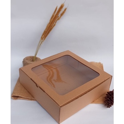 

BOX MIKA UKURAN 25 x 25 x 7 DIE CUT/GIFT BOX MIKA