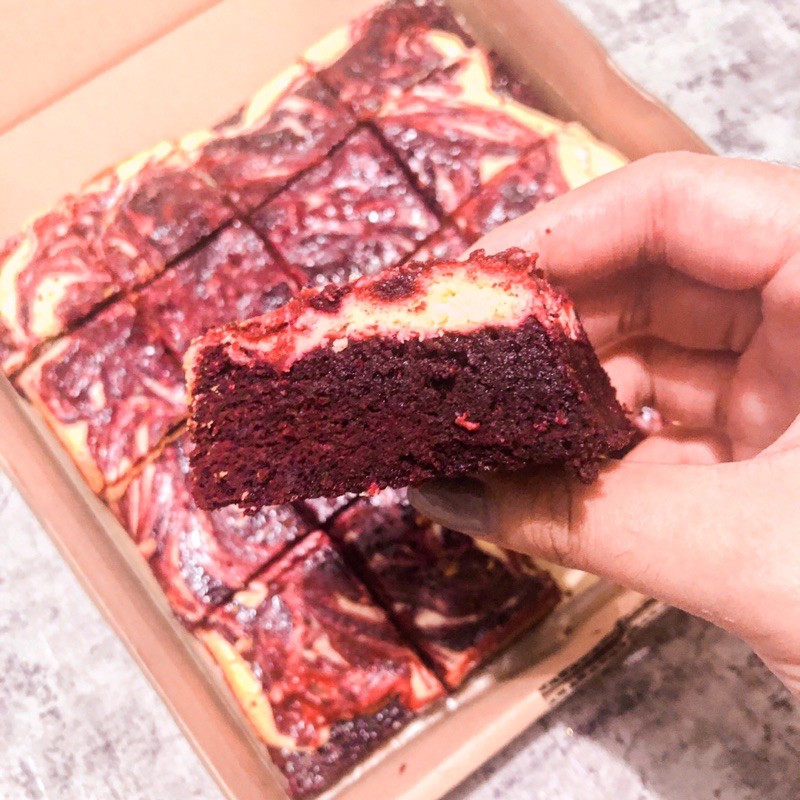 

Gwud.Brownie | Red Velvet Oreo Cheesecake Brownie | Uk. 20x20