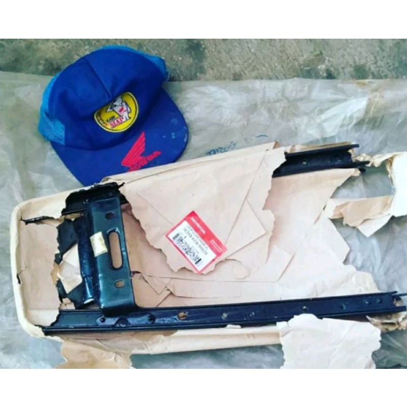 lis body belakang honda gl pro original dudukan plat alumunium gl pro original