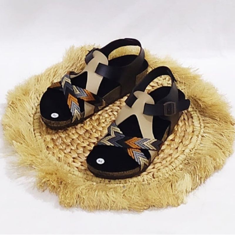 LINDA SANDAL BIRKEN WANITA PANAH HITAM