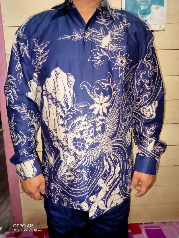 Kemeja Batik Navy Lengan Panjang Bahan Katun Halus Motif Peksi