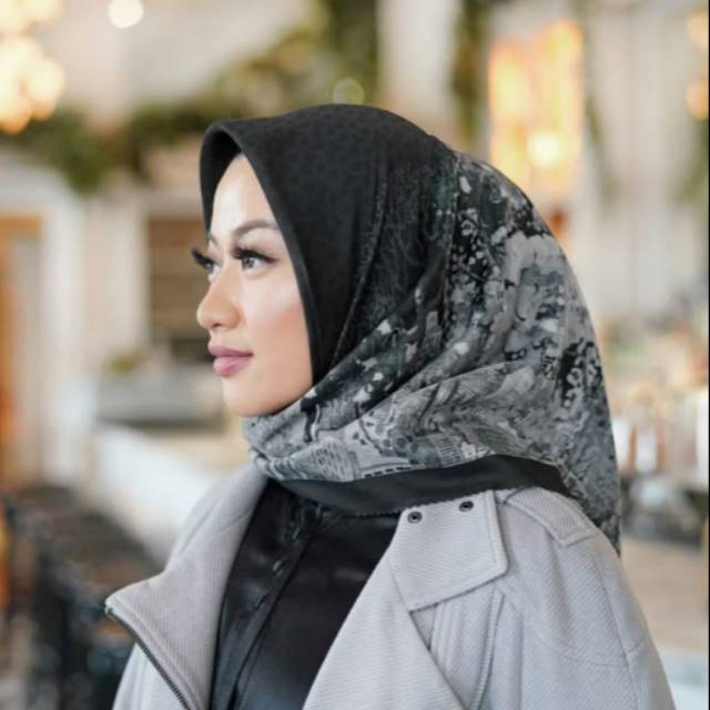 Buttonscarves New York Reborn Fifth Avenue