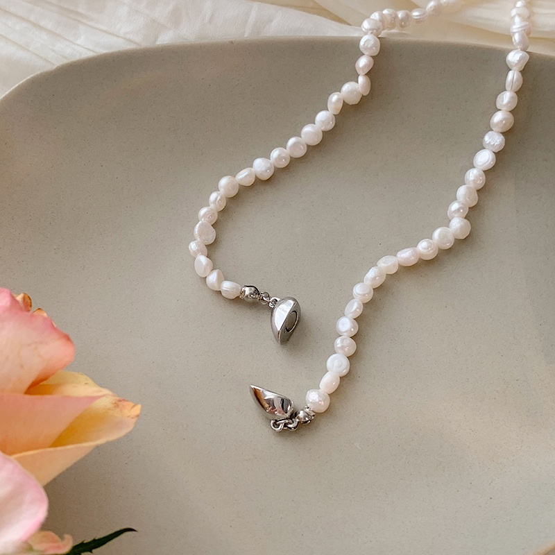 Kalung Choker Magnetik Hias Mutiara Hati Gaya Elegan Untuk Wanita