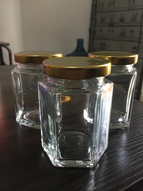Jar Toples Jar Kaca Hexagonal Gold 190 Ml Wadah Kue Dessert