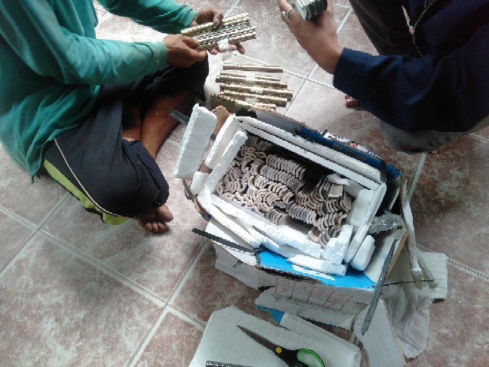 List Keramik Kuku Macan Marble Brown, Gold, Silver 10 & 20 Cm Import