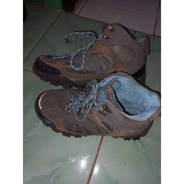 preloved sepatu gunung SNTA