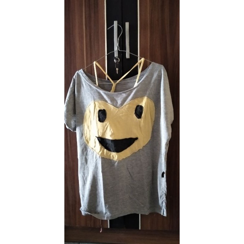 KAOS TANKTOP CROP PRELOVED