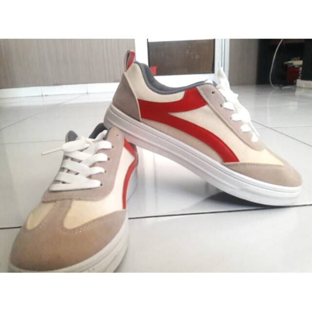 Preloved sepatu blow ukuran 40