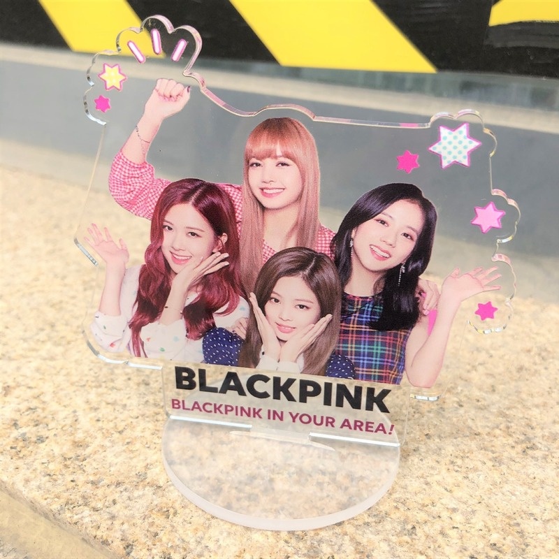 Stand Display Meja Bahan Akrilik Desain Kpop BTS Dynamite Blackpink