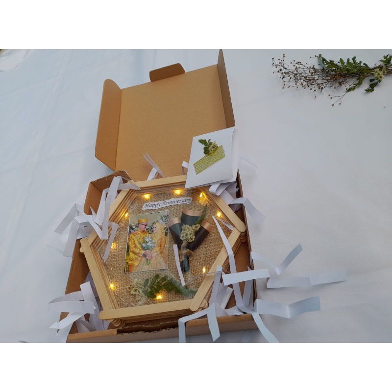 Hexagonal frame LED, kado wedding,  wisuda, anniversary,  ulang tahun