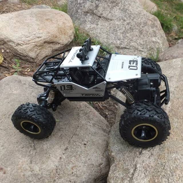 RC ROCK CLAWLER CAS MOBIL REMOTE CONTROL OFF ROAD 4WD MAINAN ANAK OFFROAD COLOUR BATERAI CHARGE