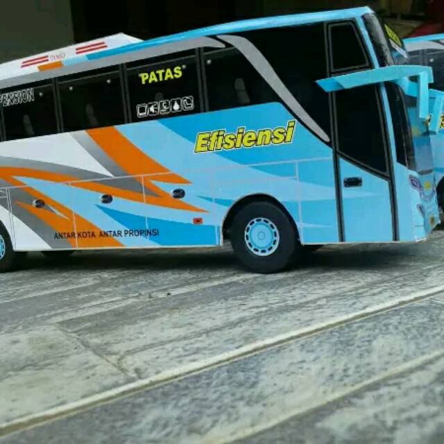 Miniatur Bus Efisiensi Besar, Dari Kayu
