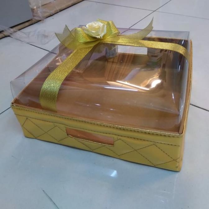 

AKSESORIS PERNIKAHAN KOTAK HANTARAN 30X30 PERLENGKAPAN PESTA CRAFT