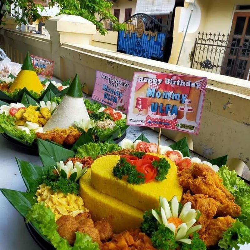 Lia Amai Kitchen Tumpeng Nasi Kuning & Nasi Urap