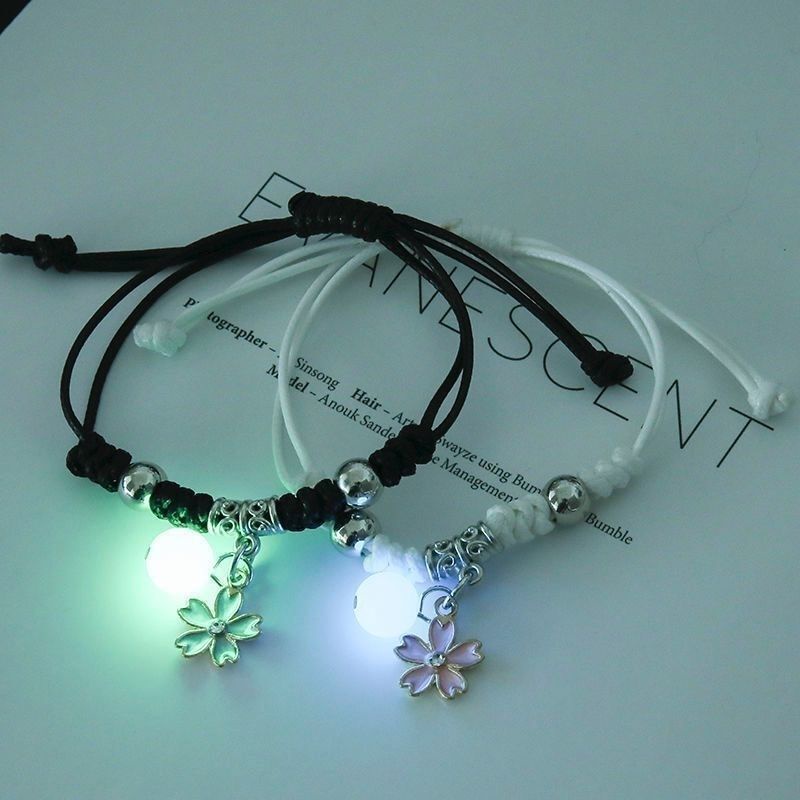 Gelang Tali Kepang Luminous Glow In The Dark Warna Hitam / Putih Untuk Pria / Wanita