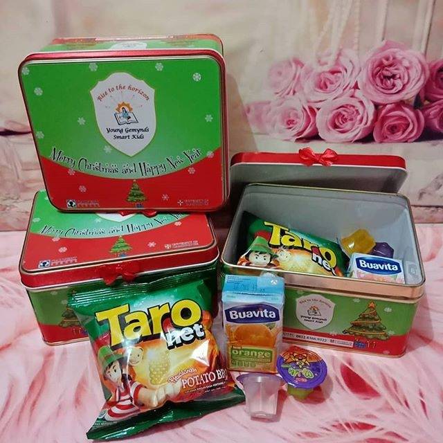 Souvenir kaleng kotak custom