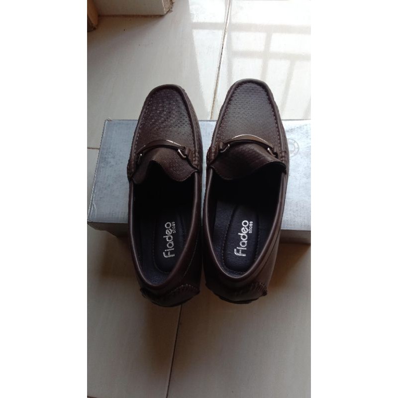 sepatu fladeo