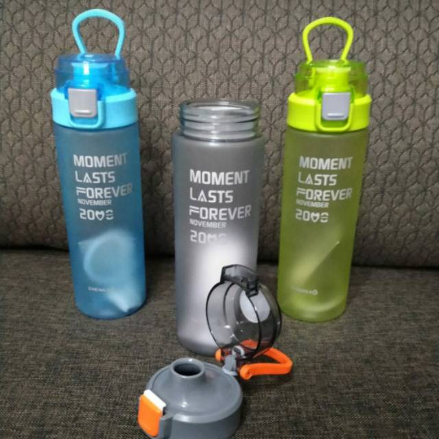 BOTOL MINUM BPA FREE DRINKING WATER BOTTLE MOMENT 700ML KODE ZY 1603