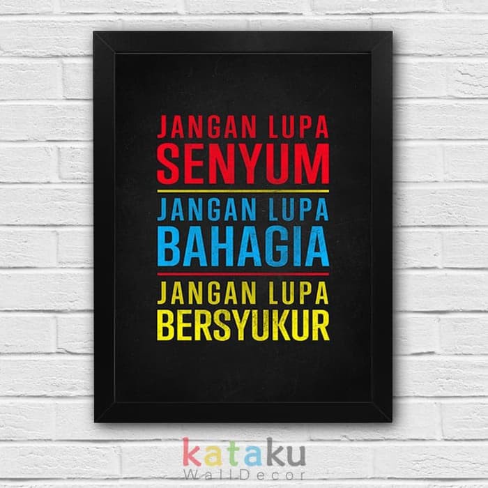 Hiasan Dinding Inspiratif Jangan Lupa Senyum Bahagia  