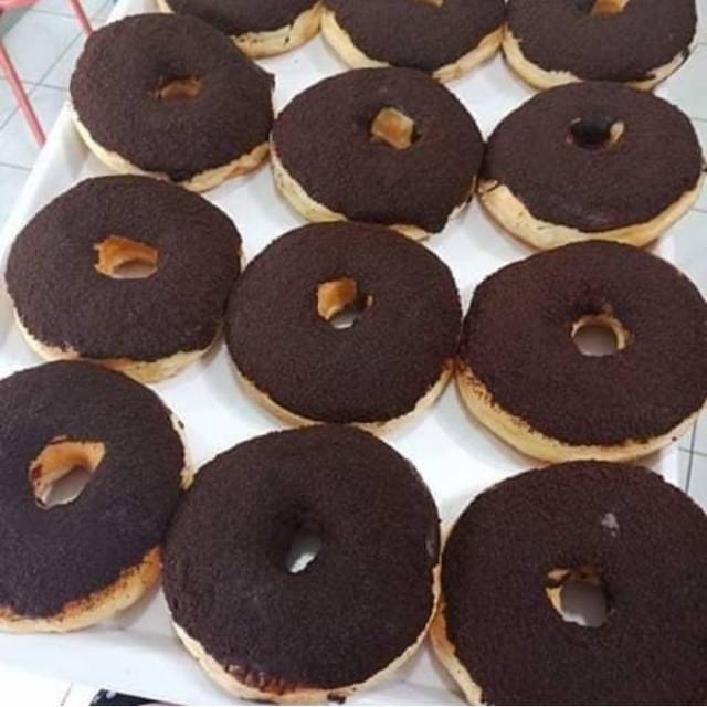 

Donat Kentang Bolong Coklat Oreo