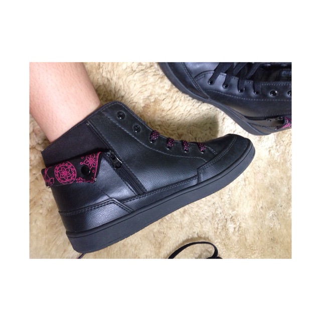 Sepatu tomkins spotlight hitam wanita