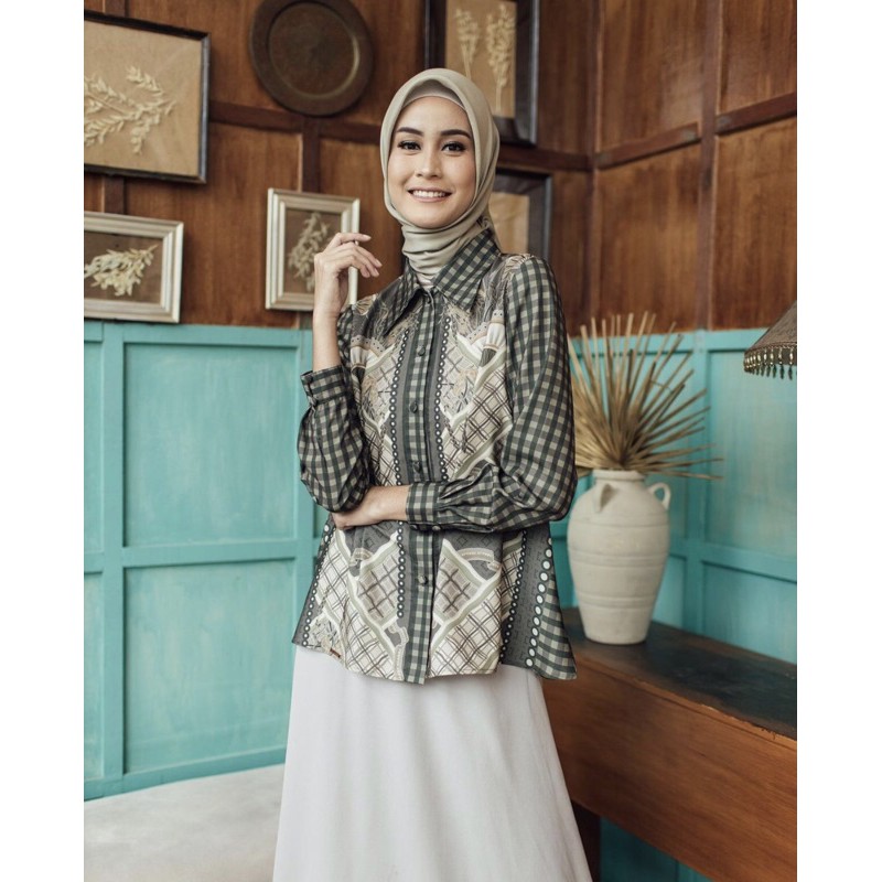 Pakarena Blouse by Wearing Klamby