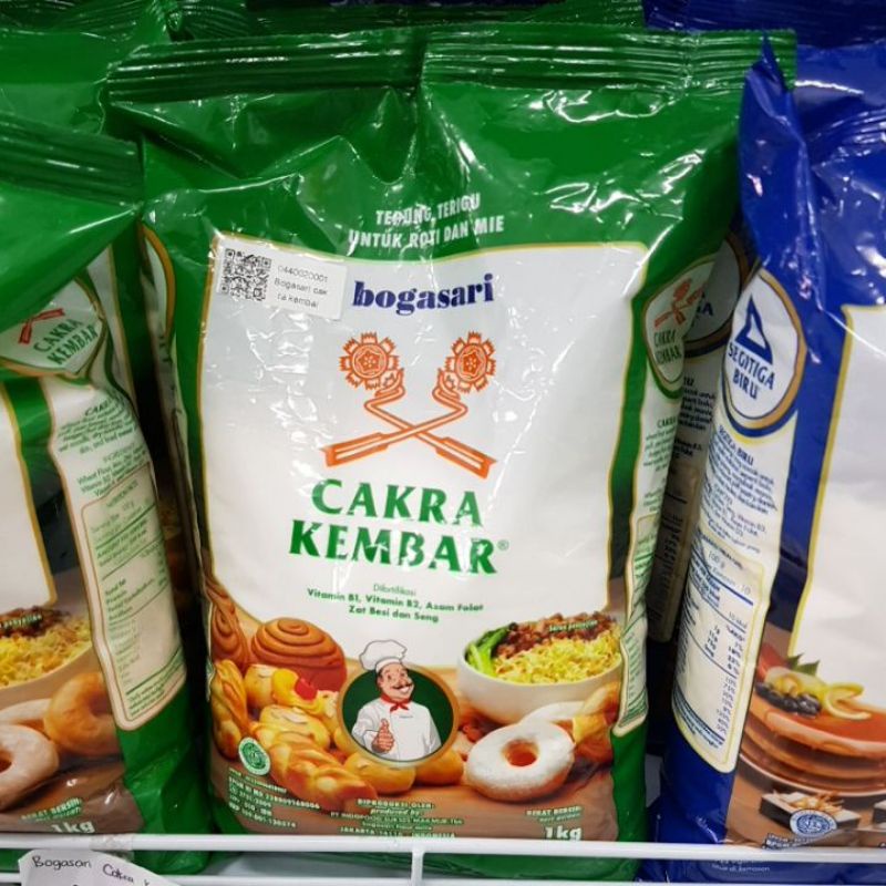 

Bogasari Tepung cakra kembar 1kg / tepung untuk roti dan mie