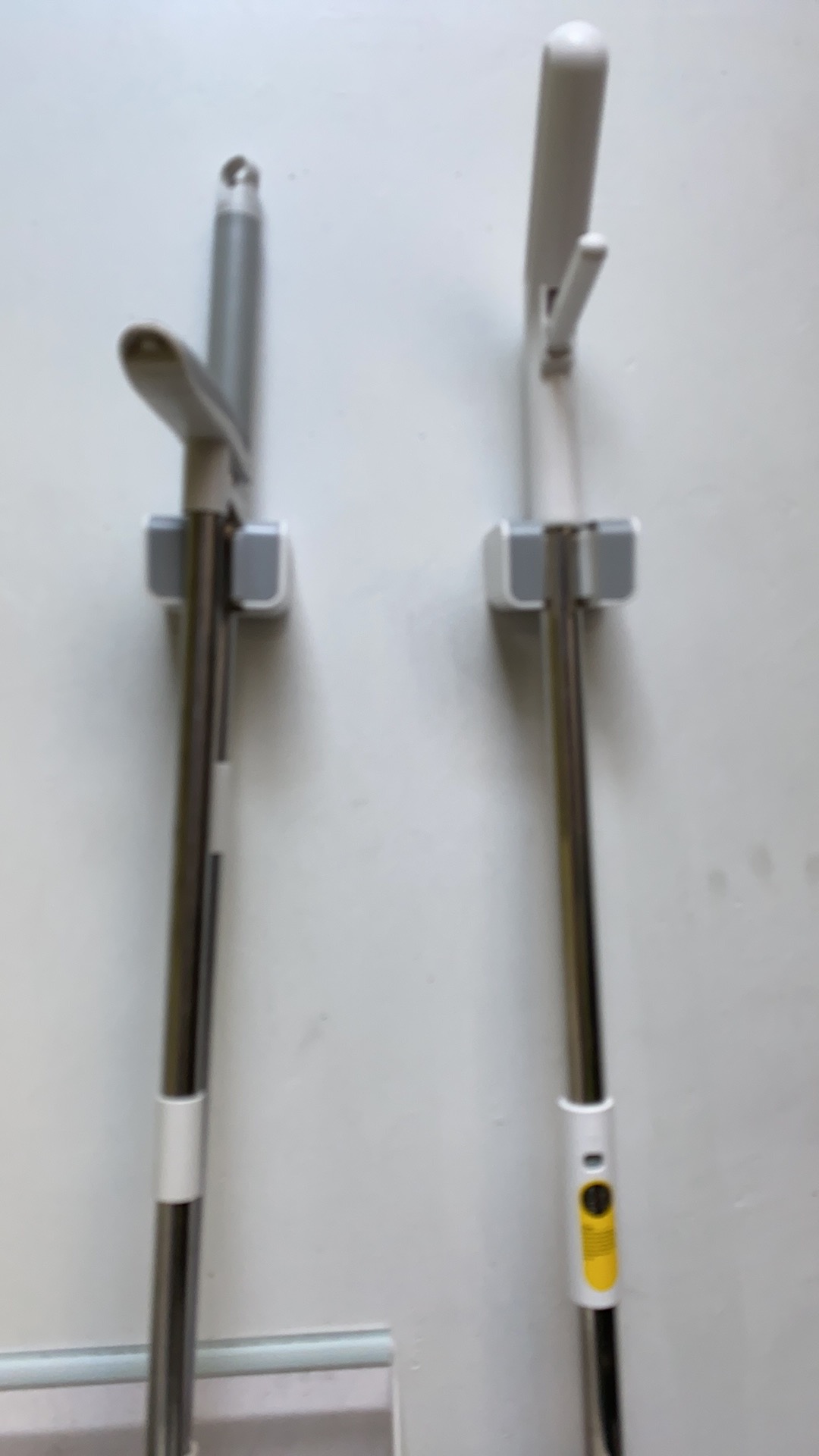 Rak Gantungan Dinding Pengait Untuk Tempat Penyimpanan Sapu/pel Pada Kamar Mandi