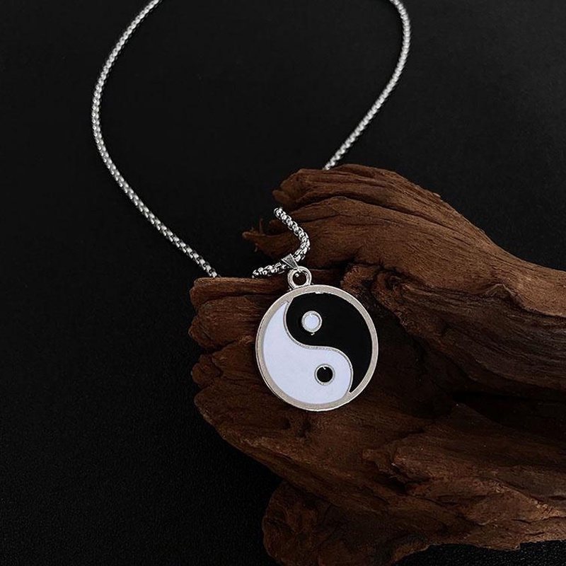 Kalung Liontin Yin Yang Tai Chi Bahan Stainless Steel Gaya China Untuk Pria Dan Wanita