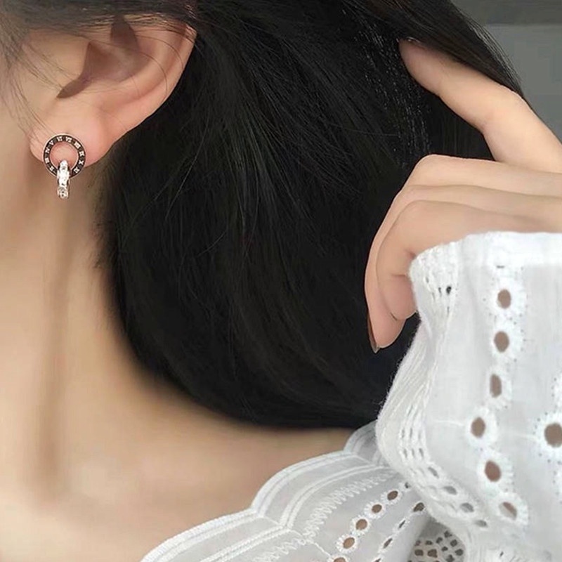 Anting Tusuk Titanium Romawi Zirkon Anti Karat Perhiasan Wanita Fahion Korea