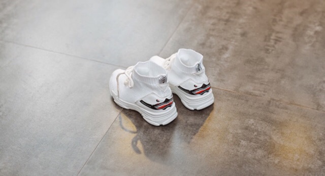 Sepatu rajut anak shark slip on sneakers anak