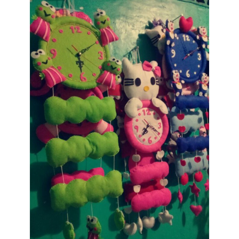 ready stock jam dinding karakter / souvenir unik doraemon