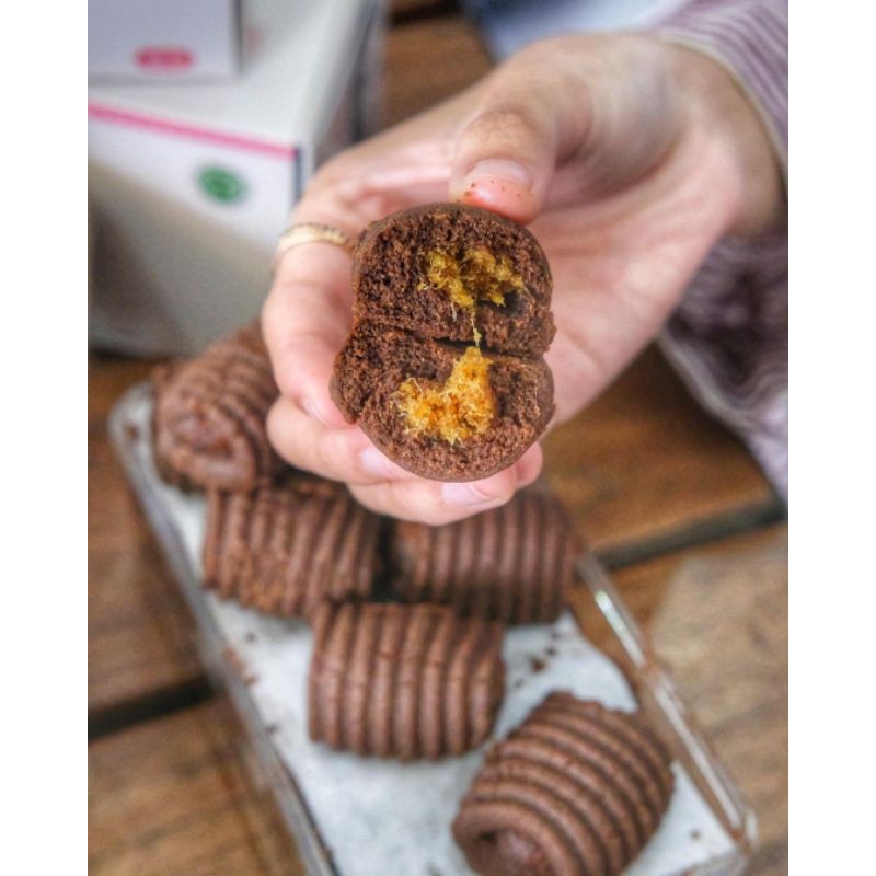 

Nastar Coklat Bakpia Juwara Satoe Isi 30 Oleh Oleh Khas Jogja