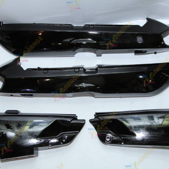 Cover Body Kanan Kiri Bulus + Box Aki Set Astrea Grand Hitam Polos