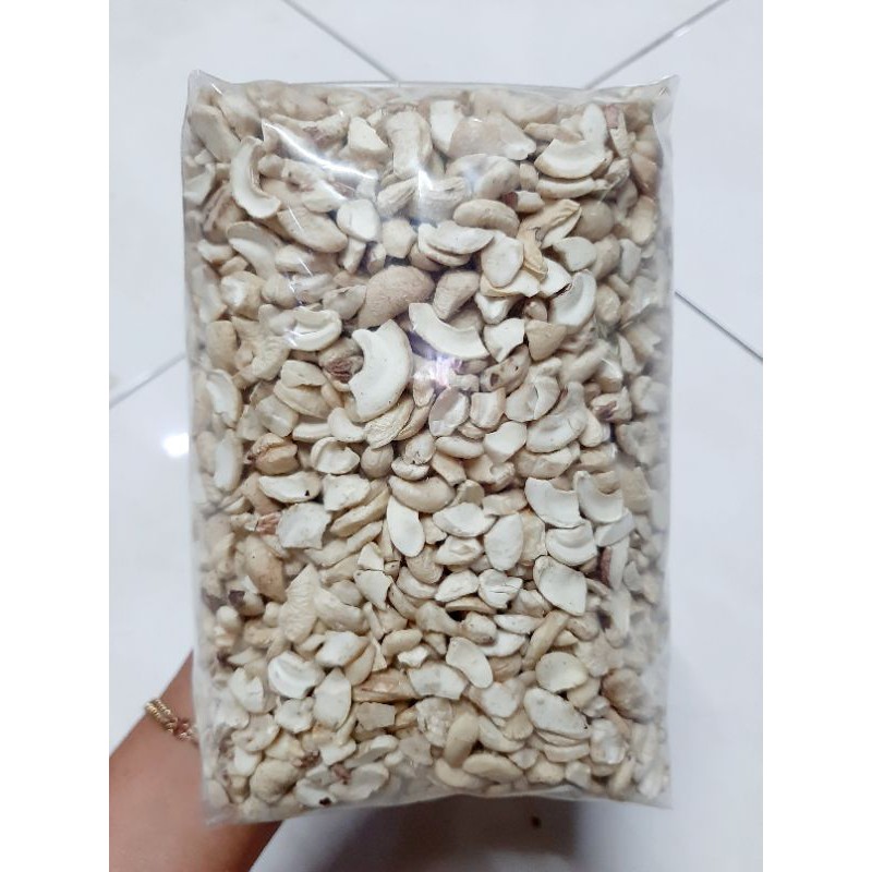 Kacang Mete Mede remuk an/pecah  mentah 1 kg TERMURAH